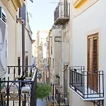 Downtown Maqueda *
